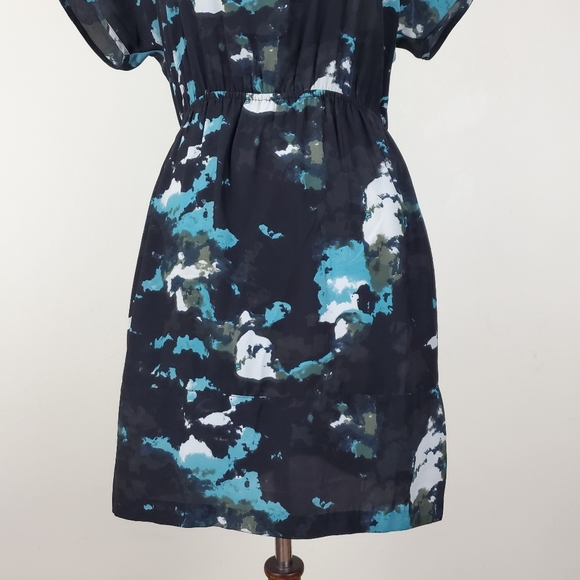 UO Silence + Noise Cold Shoulder Dress - Picture 5 of 15